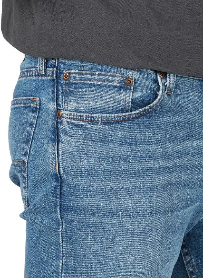 imageWrangler Authentics Mens Regular Fit Comfort Flex Waist JeanLeon
