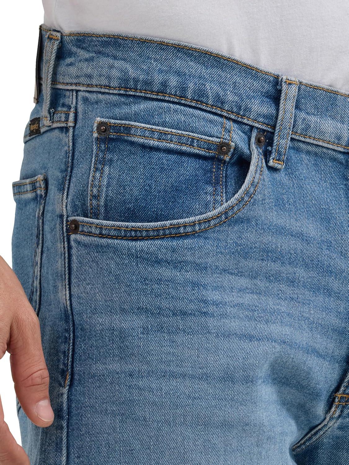 imageWrangler Mens FreetoStretch Regular Fit JeanLighter Wash