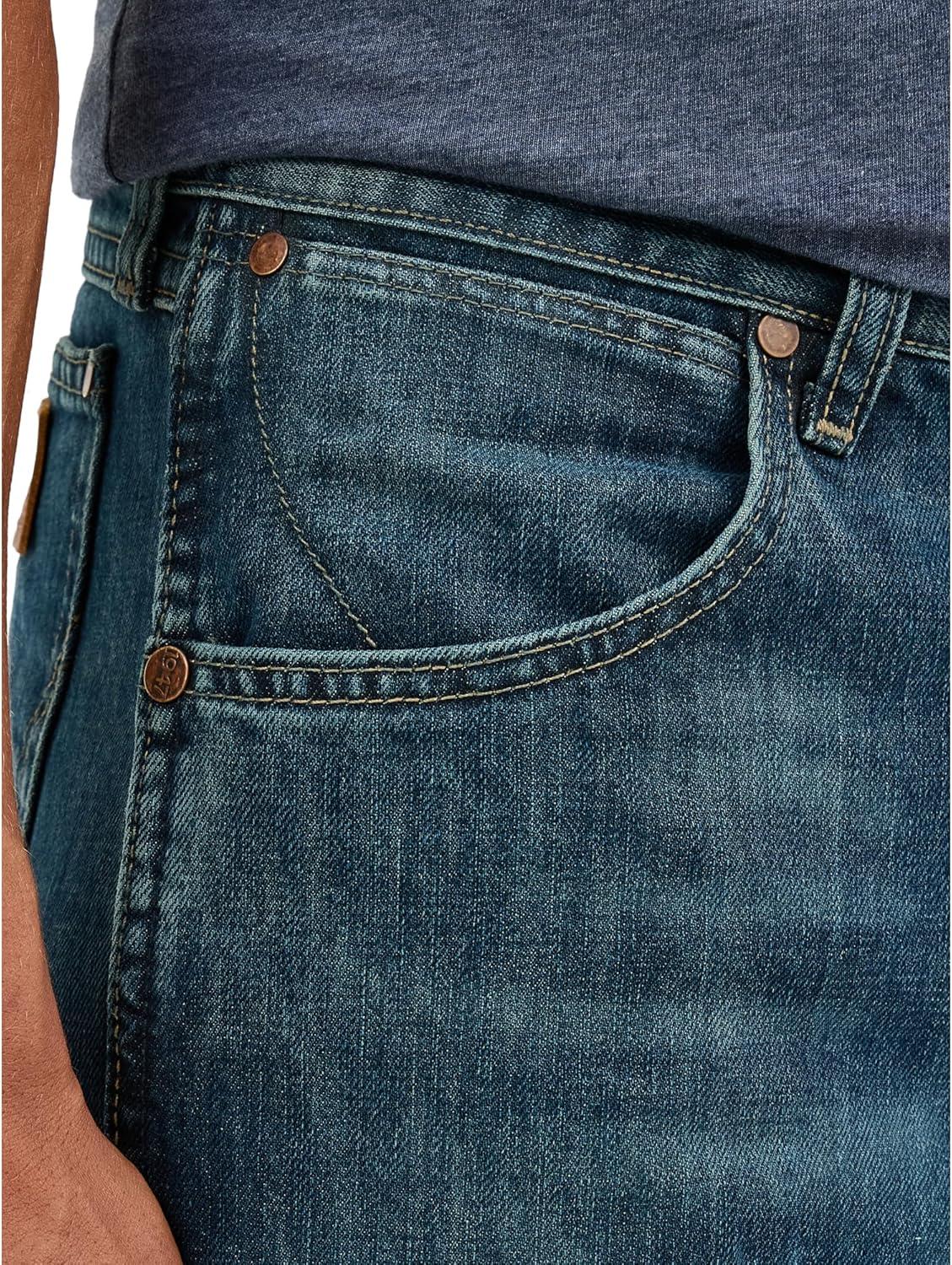 imageWrangler Mens Retro Slim Fit Boot Cut JeanRiver Wash