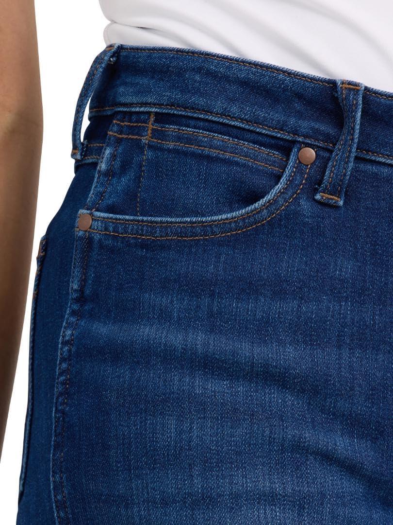 imageWrangler Womens Retro Bailey High Rise Flare JeansMelody