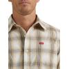 Wrangler Authentics Men’s Short Sleeve Classic Plaid Shirt(Pale Khaki Plaid)