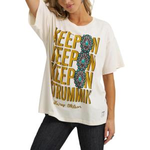 Wrangler Lainey Wilson Keep On Keep On Tee Shirt(Keep on Strummin’)
