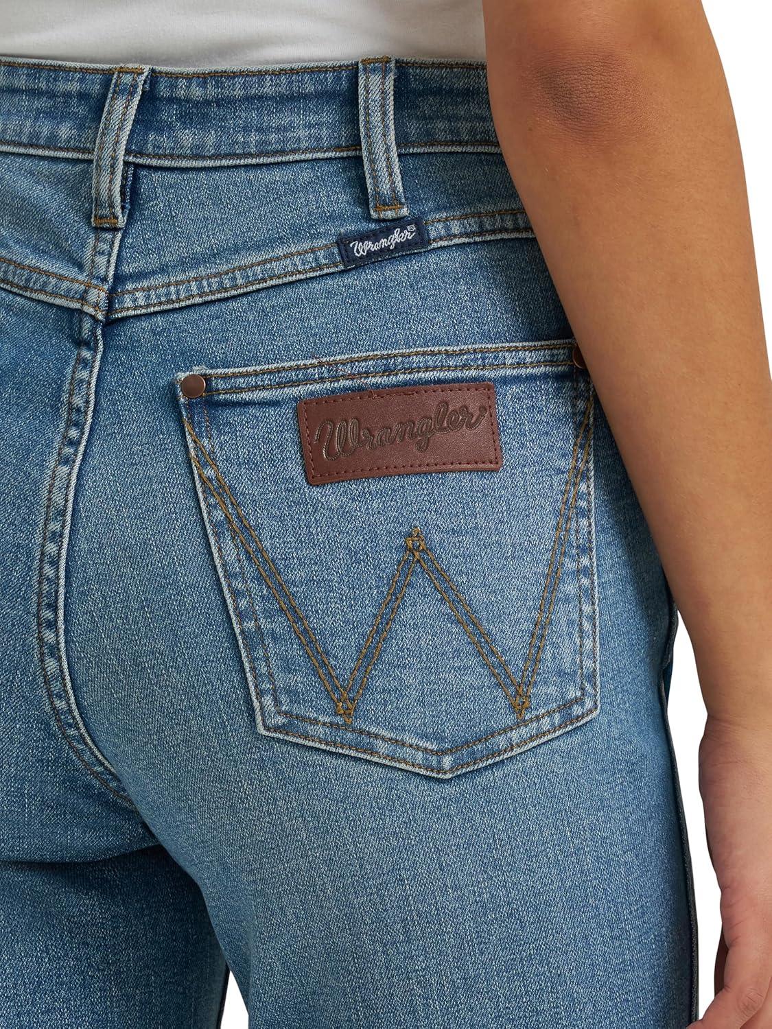 imageWrangler Womens Retro Bailey High Rise Flare JeansLana